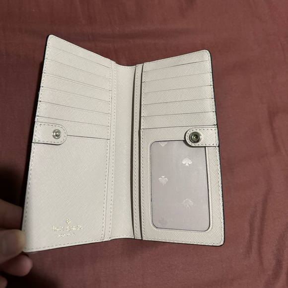 Kate spade slim bifold wallet - Picture 3 of 3